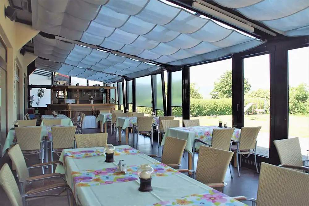 Restaurant mit Wintergarten